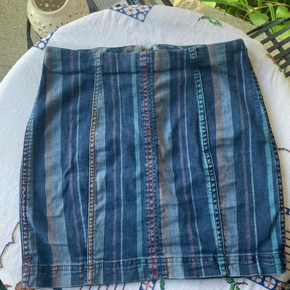 Free People Modern Femme Striped Jean Mini Skirt XS GUC - Picture 3 of 5